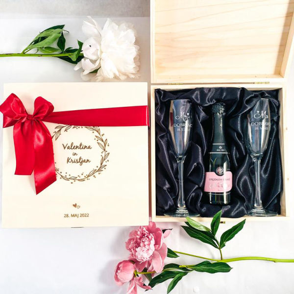 DARILO-ZA-POROKO-GRAVIRAN-KOZAREC-ŠKATLA-PENINA