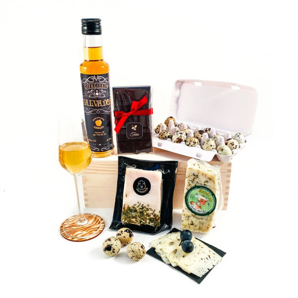 Darilo s kozjim sirom in mangalico