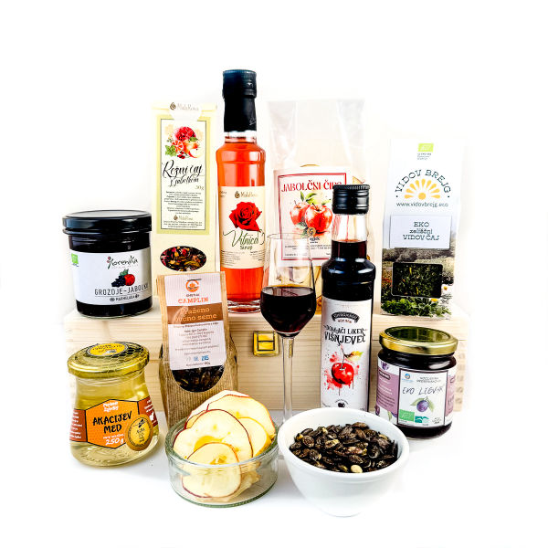 domače darilo z goričkimi dobrotami